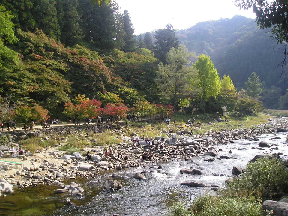 Korankei autumn leaves in Asuke for a Nagoya day trip, bus and traffic-planning guide
