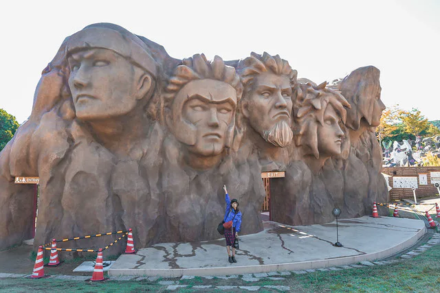 ประตูทางเข้า Awaji Island 2D Forest NARUTO & BORUTO Ninja Village รูปปั้นตัวละครขนาดใหญ่ในสถานที่จริง