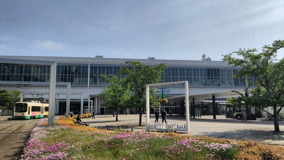 Toyama Station transport hub where alpine travellers should download route and ticket information before heading to Tateyama