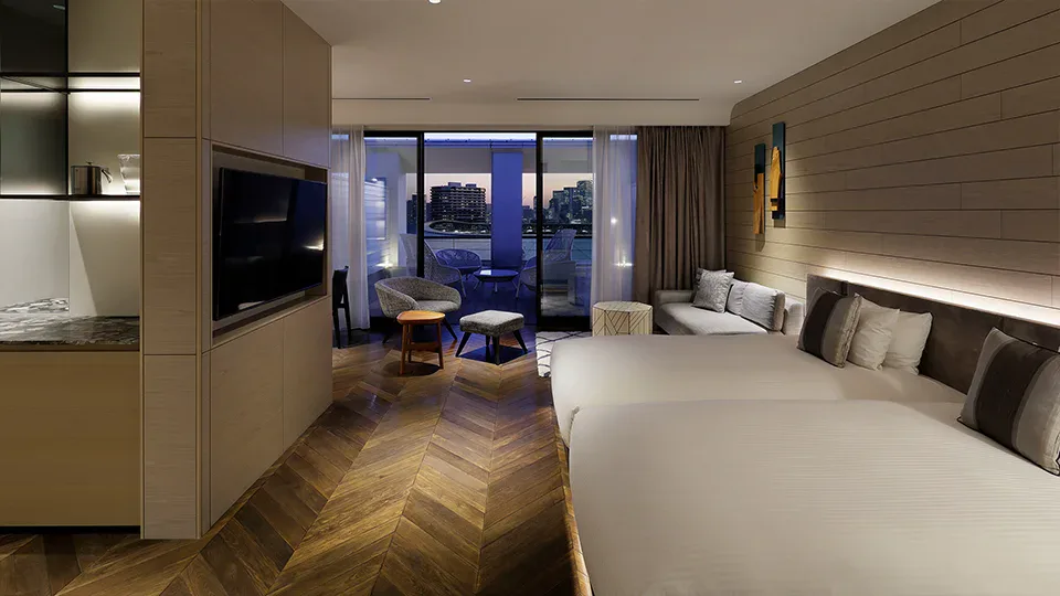 Mitsui Garden Hotel Jingugaien Tokyo PREMIER suite seating area