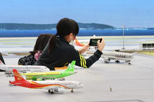 SMALL WORLDS Tokyo 간사이 국제공항 미니어처 활주로와 터미널