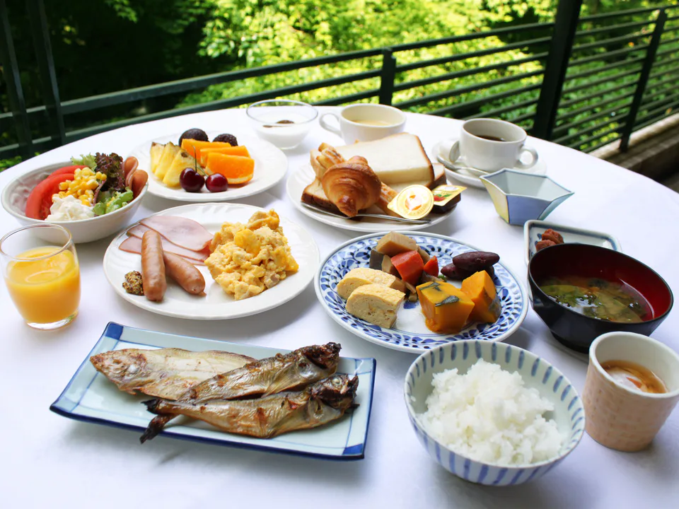 城崎溫泉旅館早餐:晚到旅客可用只含早餐方案保留早晨便利