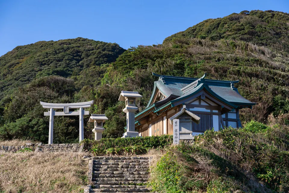 Open coastal scenery on Oshima Island in Munakata, part of the official Kyushu Olle route and the day-tour landscape.