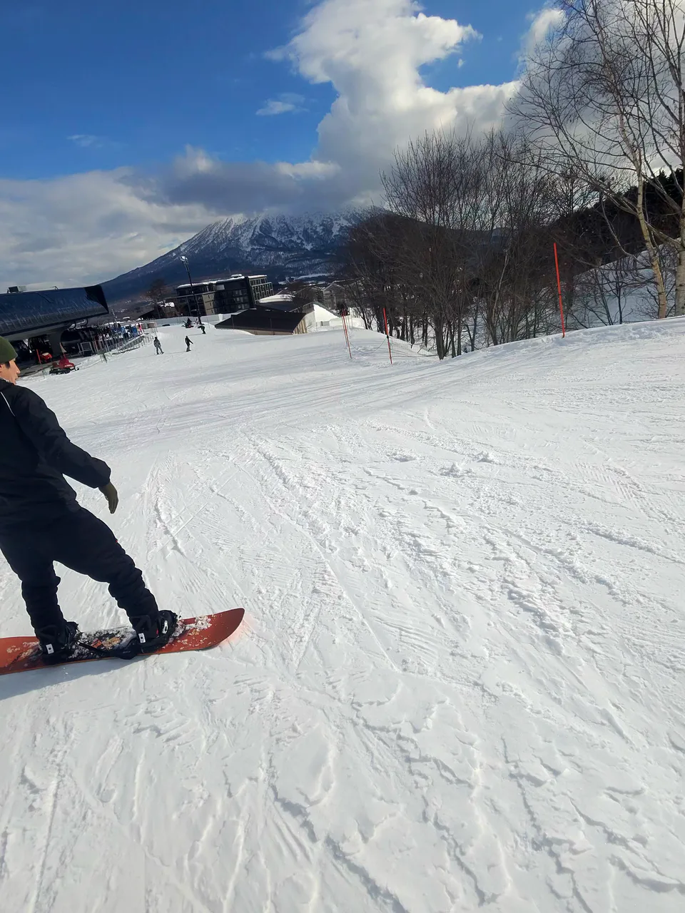 Situation réelle des équipements de ski et du domaine skiable photographiés par ValueNavi à Grand Hirafu