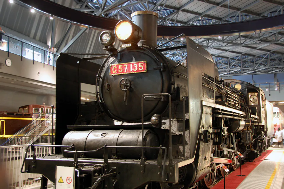 Locomotive C57 135 exposée au Musée ferroviaire de Saitama, une visite qui garde de la valeur même sans simulateur