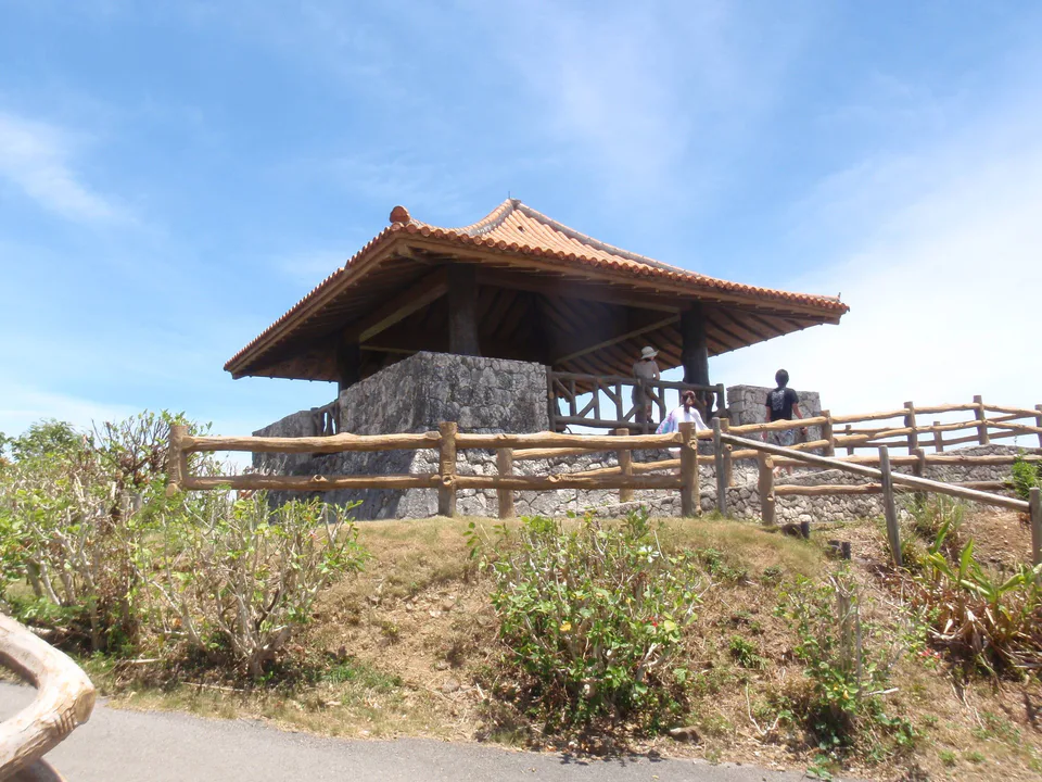 Tamatorizaki sur la côte nord-est d’Ishigaki : un rayon différent de Kabira Bay
