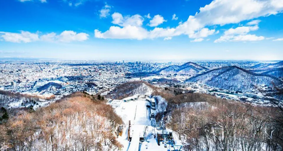 Sapporo Self-Drive Hotels planning in winter: decide when to return the rental car before choosing parking
