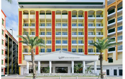 Vessel Hotel Campana Okinawa vs LeQu: Which Chatan Hotel Fits Your Trip?