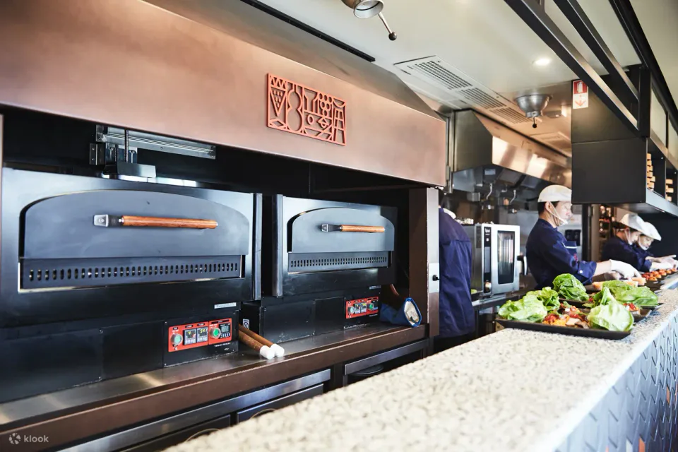 THE RAIL KITCHEN CHIKUGO อาหารสดใหม่บนรถไฟ