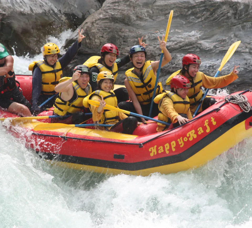 Rafting boat tackling rapids on the Yoshino River near Oboke and Koboke