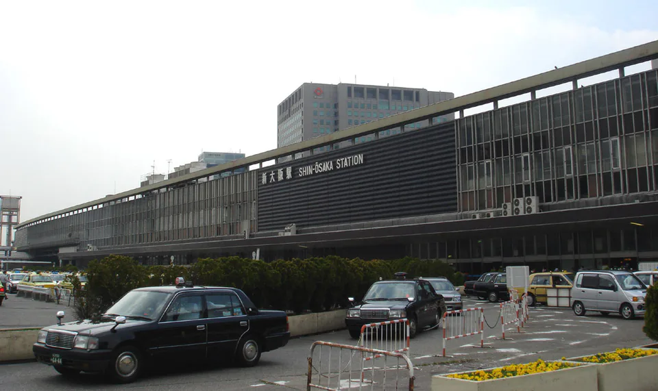 Shin-Osaka Station จุดที่ควรใช้เป็นฐานเมื่อ Shinkansen มีน้ำหนักพอจริง ไม่ใช่เพราะมีรถเช้าเพียงเที่ยวเดียว