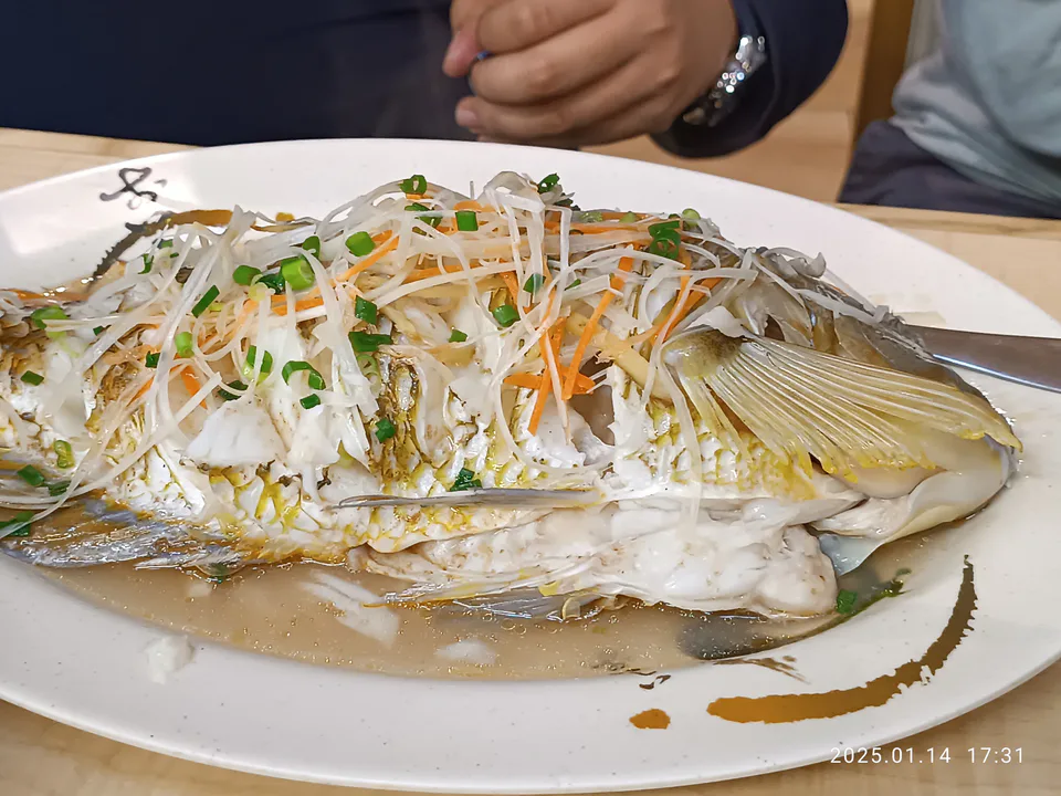 Okinawan seafood meal for a realistic travel food-cost estimate