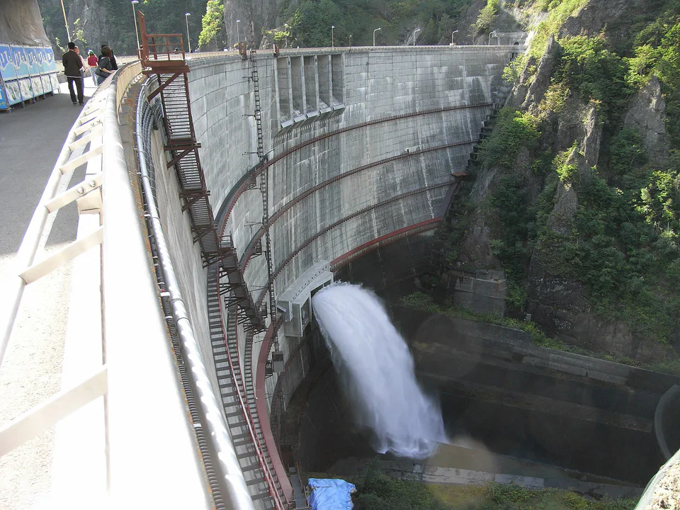 ใบไม้เปลี่ยนสีบริเวณ Hoheikyo Dam หนึ่งในเส้นทางรอบนอกโจซังเคที่ควรให้เวลาหลักอย่างน้อยครึ่งวัน