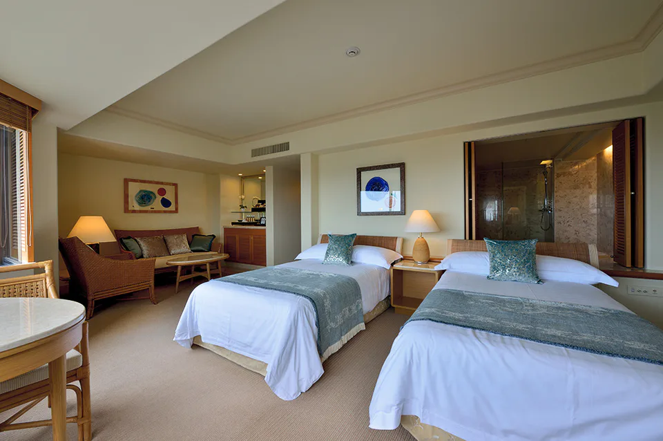 The Naha Terrace 35m² Deluxe Twin room for travellers visiting Okinawa with parents