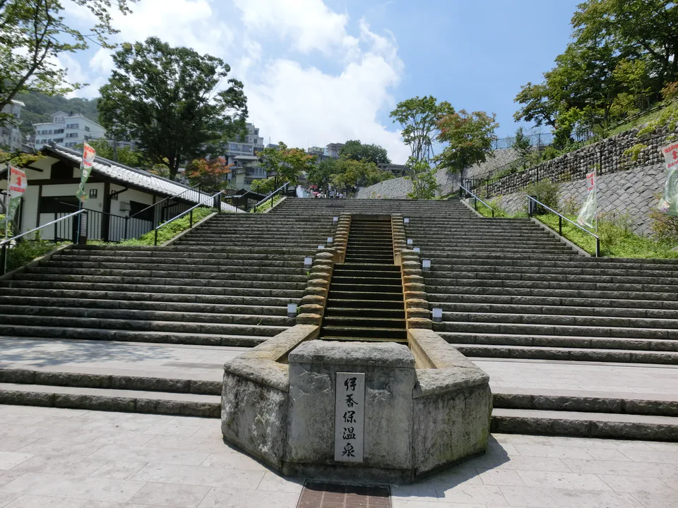 Ikaho Onsen Ishidan-gai Stone Steps, a mobility and hotel-location factor