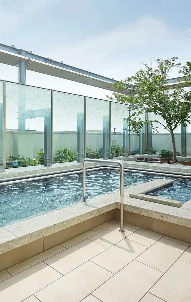 Grand bain du Mitsui Garden Hotel Fukuoka Gion