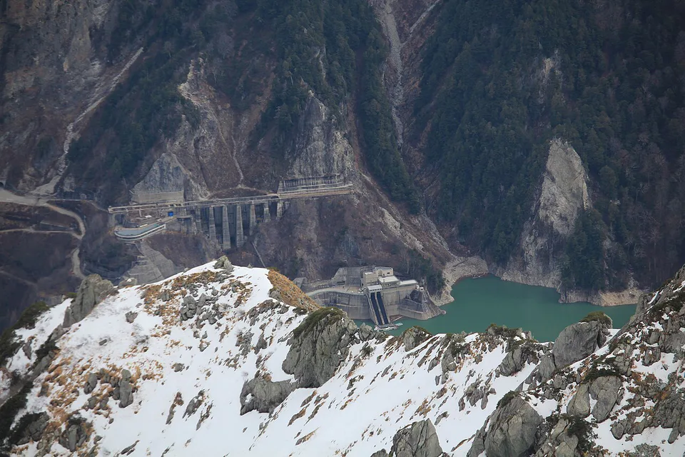 Kurobe Dam from Tateyama showing the mountain, valley and dam sections of the full traverse