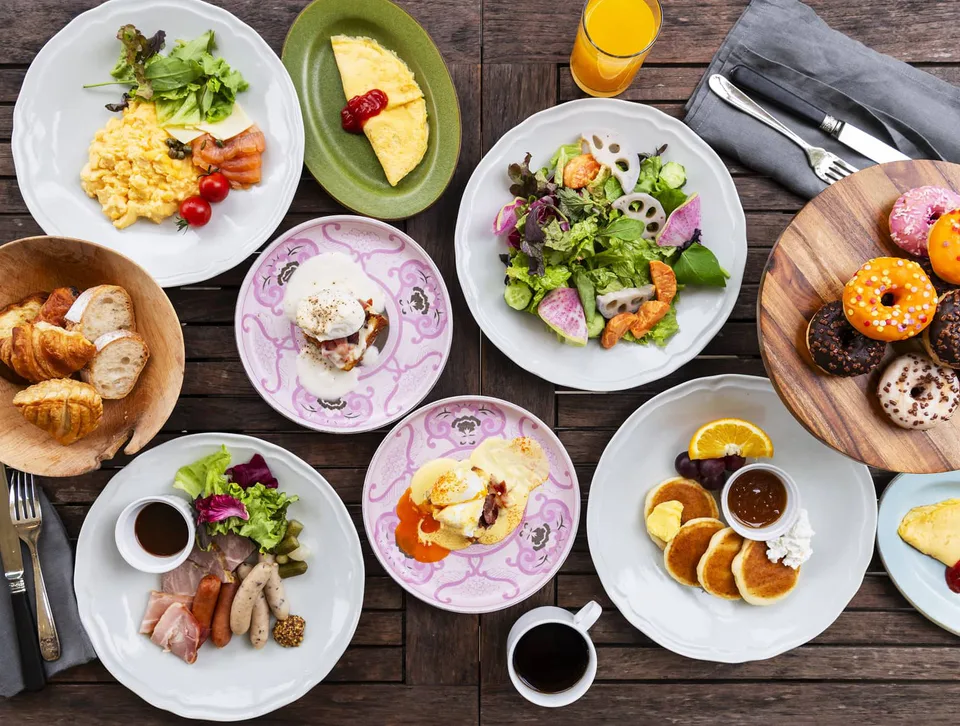 Petit-déjeuner au RISTORANTE & BAR E'VOLTA du Mitsui Garden Jingugaien
