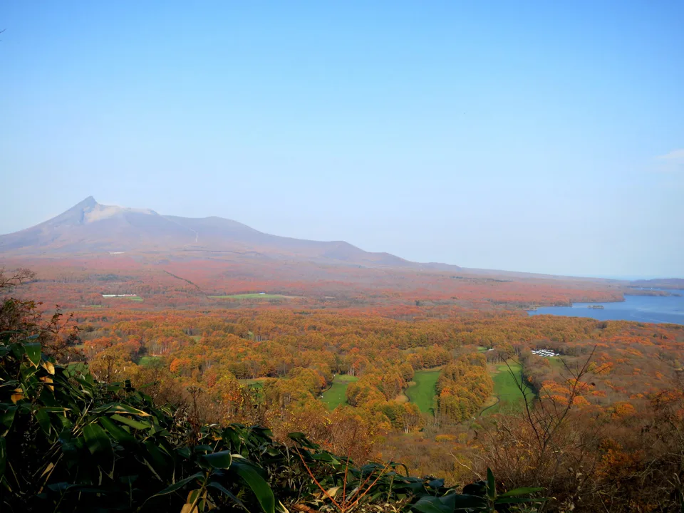 Guide des feuilles d'érable et du coucher de soleil à Ōnuma Park à Hakodate | Horaires, transports et hébergement