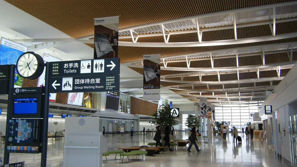 신치토세공항 국제선 터미널: 마지막 밤 숙소는 실제 체크인과 출발시간 기준으로 정해야 한다