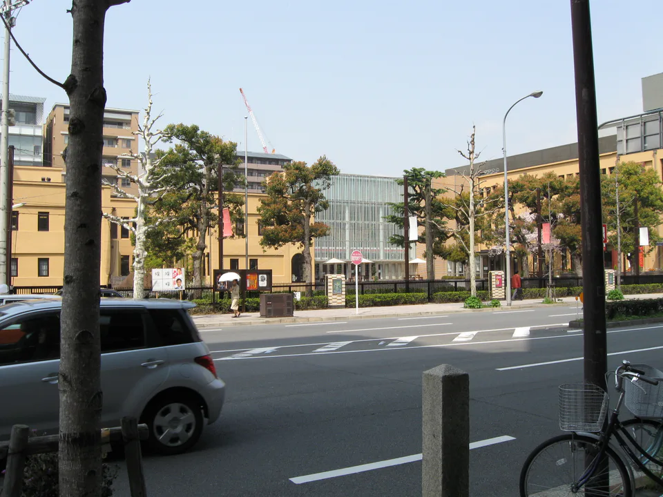 京都國際漫畫博物館等室內景點可作為京都住宿日的雨天替代,避免臨時跨區重排行程。
