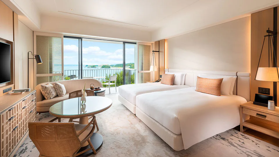 할레쿨라니 오키나와 50㎡ 스탠더드 객실과 Partial Ocean View·Ocean View·Ocean Front 업그레이드 비교