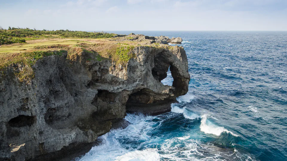 Okinawa en juin : pluie, humidité et conditions maritimes à vérifier