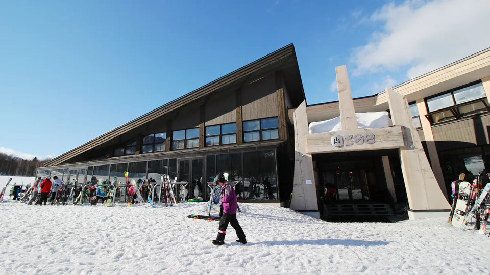 Niseko HANAZONO 스키장 실경; 초보자 강습과 프리미엄 리조트 동선을 묶어 생각할 때의 하나조노 지역
