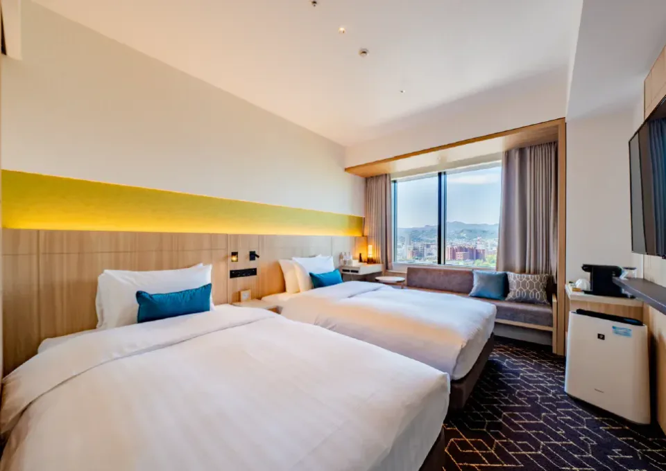 KEIO PRELIA HOTEL Sapporo Comfort Twin with window bench